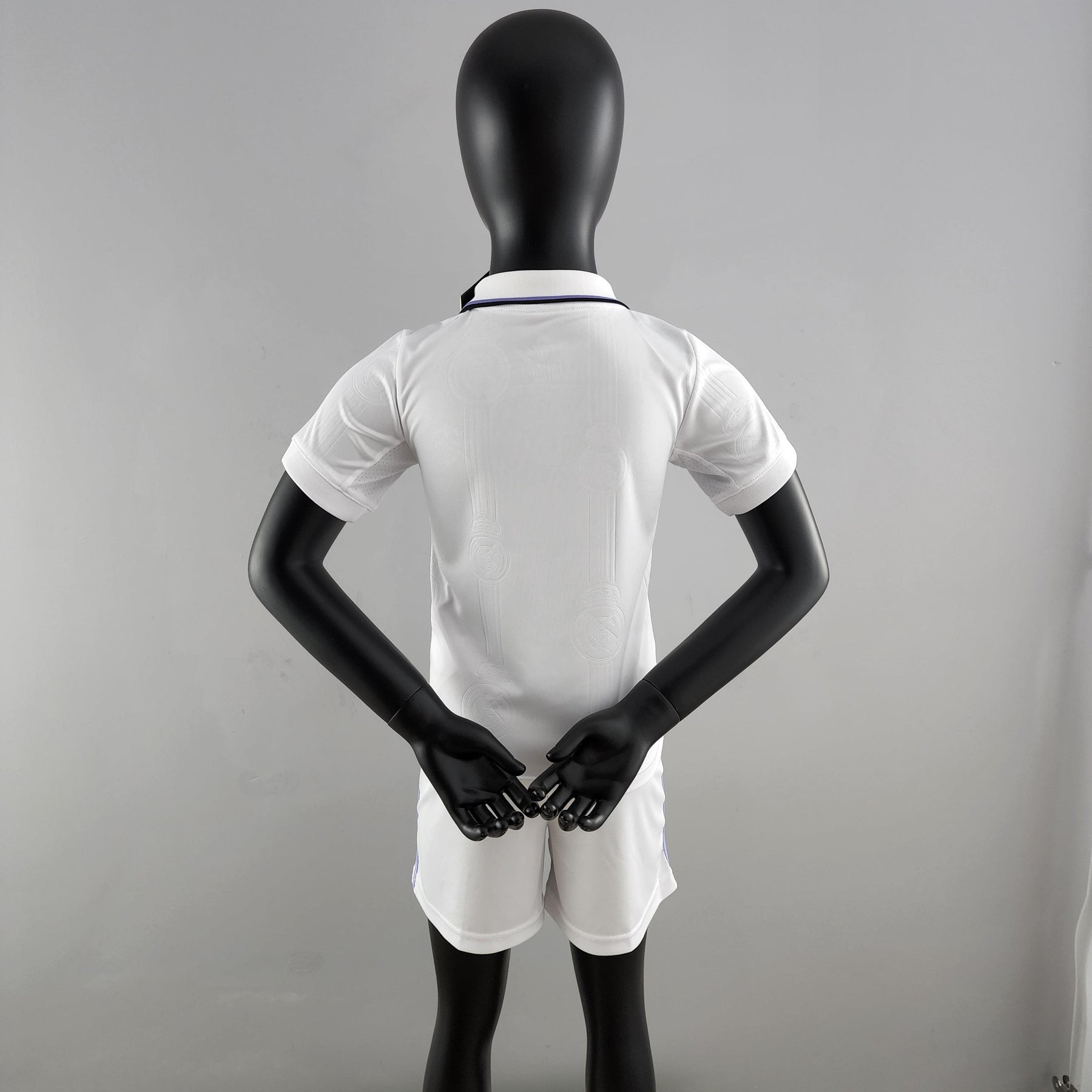 Conjunto Infantil Real Madrid 2022/23 - Home