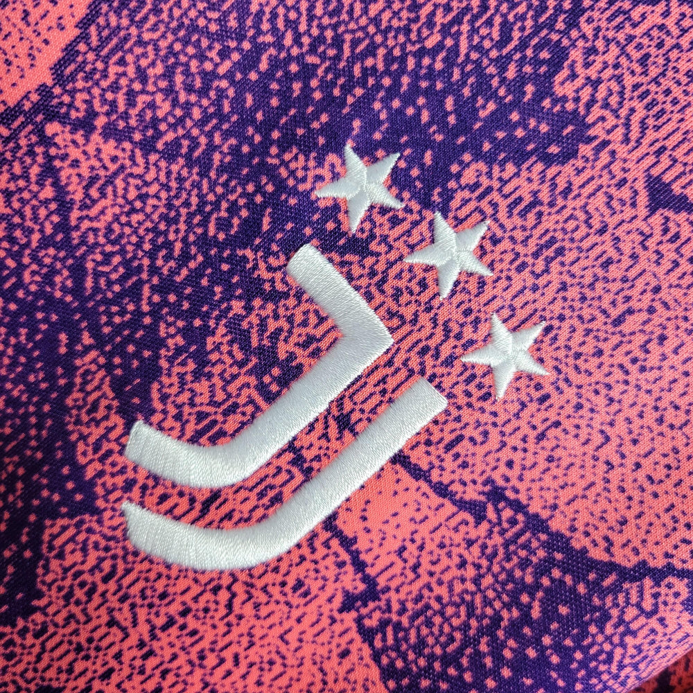 Camisa Juventus Edição Especial Rosa 22/23 - Masculina